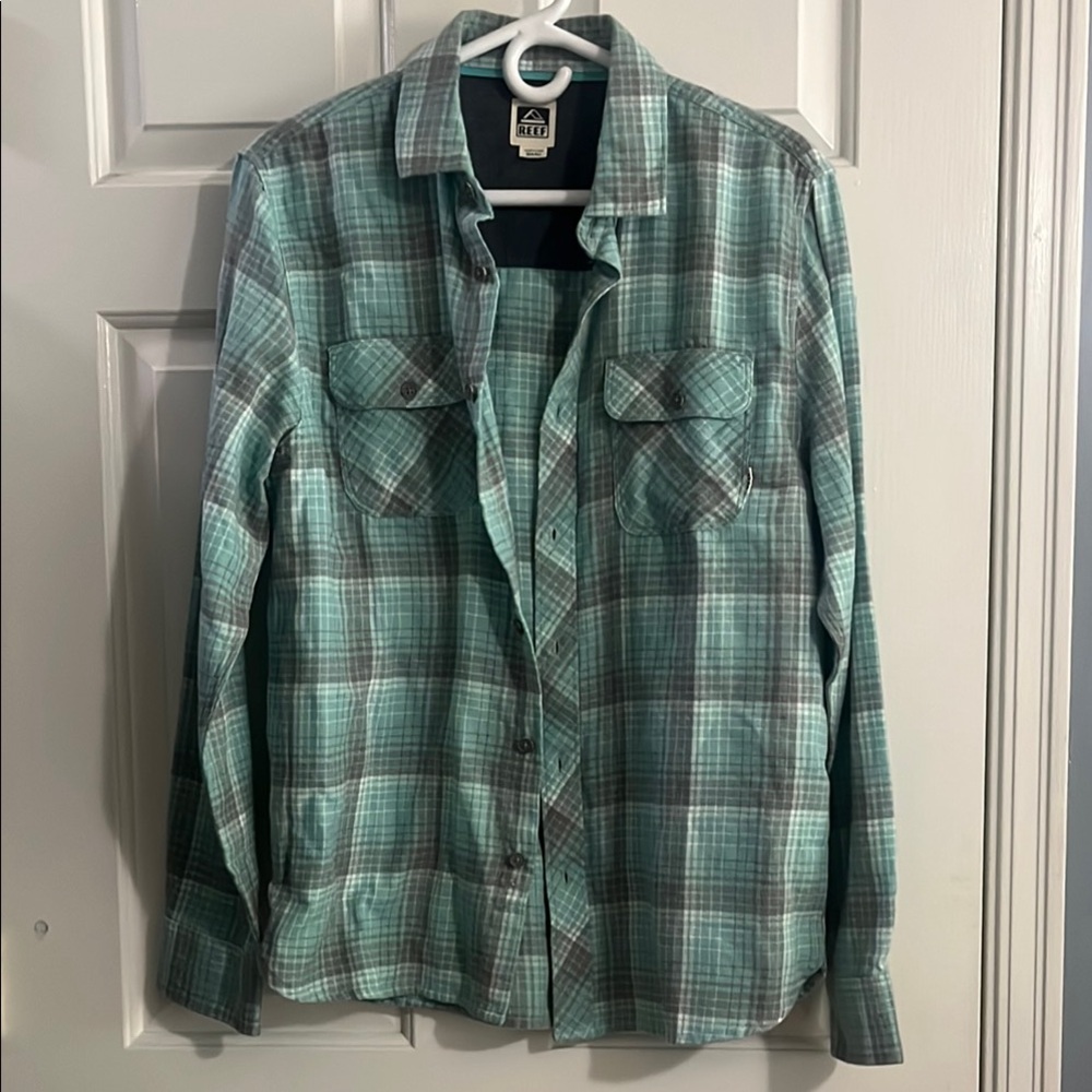 NWT REEF Men’s Plaid Button-Up Shirt